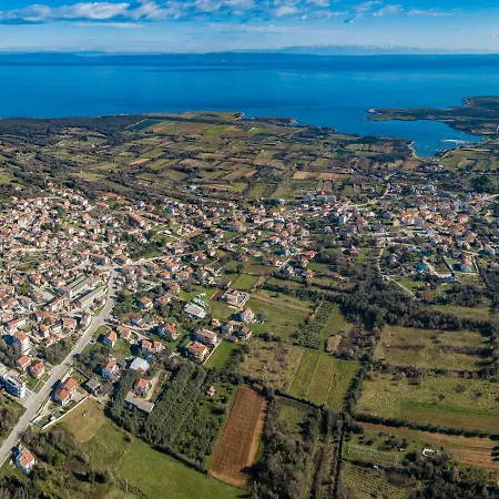 B&b-3 By Interhome Lägenhet Ližnjan