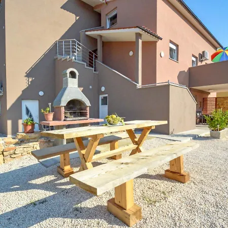 B&b-3 By Interhome Ližnjan