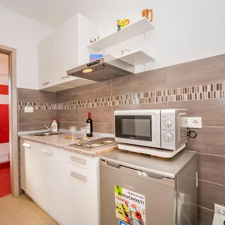 B&b-3 By Interhome Ližnjan