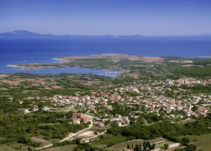 B&b-3 By Interhome Ližnjan